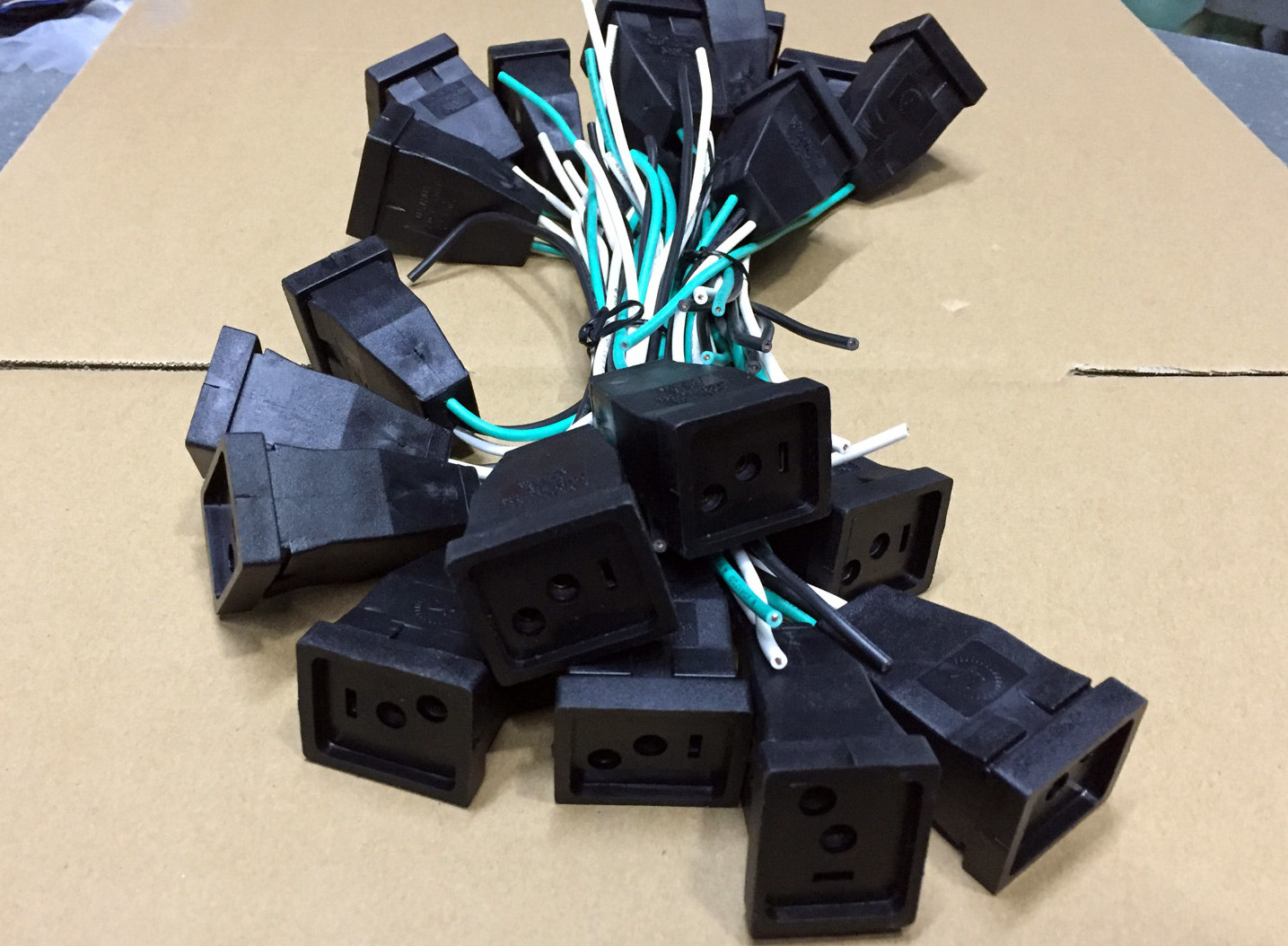 Sun-System-Ballast-Reflector-Power-Cord-with-Wire-Leads.jpg
