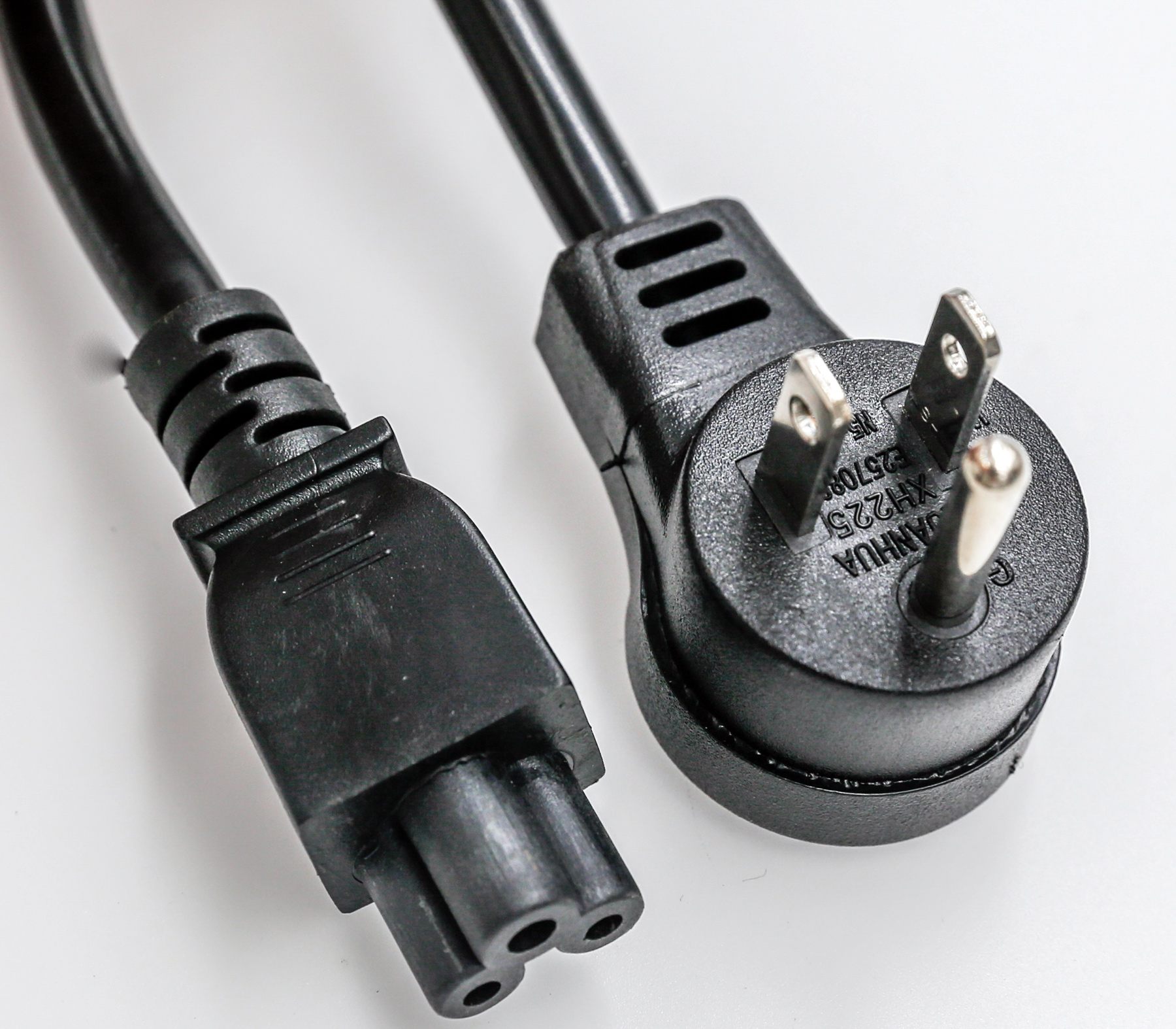 US-Angle-Power-Supply-Cord-with-IEC-60320-C5-Laptop.jpg