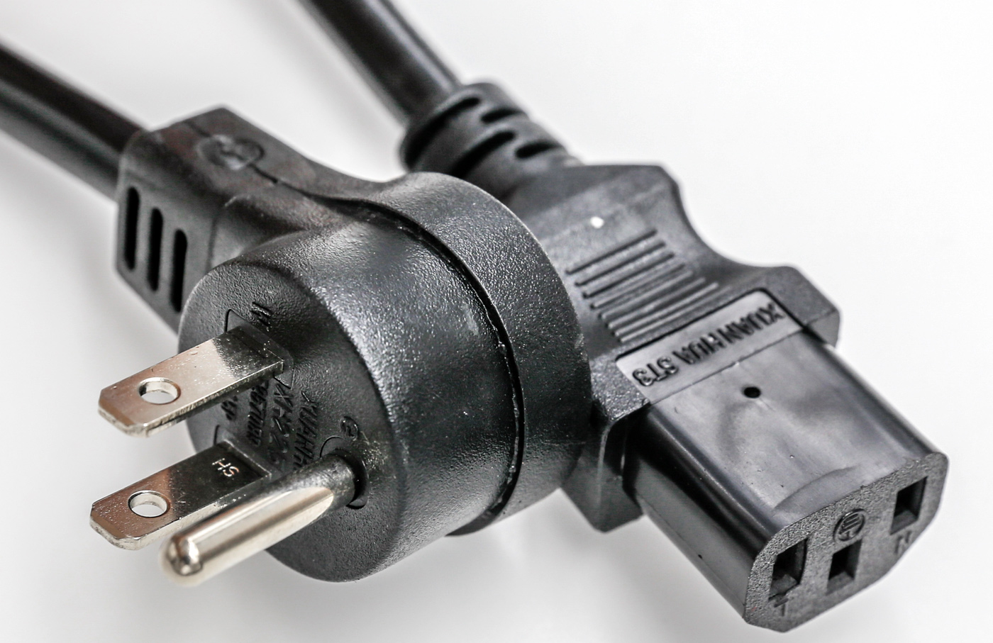 US-Angle-Power-Cord-with-IEC-C13-Computer-Power-Cable.jpg