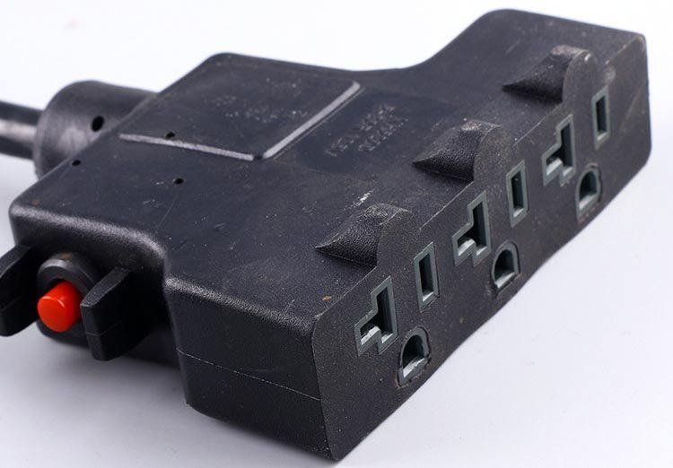 Circuit-Breaker-NEMA-5-20R-3-Outlet.jpg