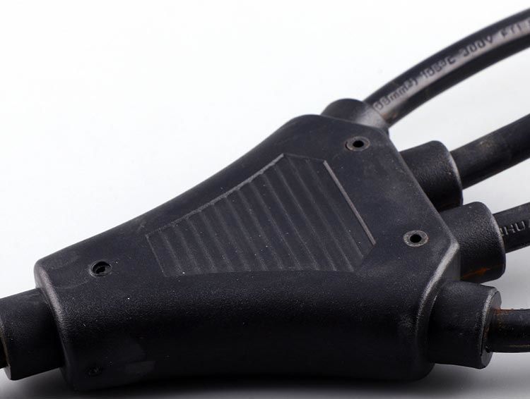 NEMA-5-20R-4-Outlet-Splitter.jpg