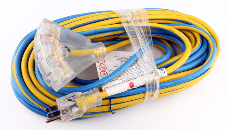Outdoor-Extension-Cord-triple-outlet-Lighted.jpg
