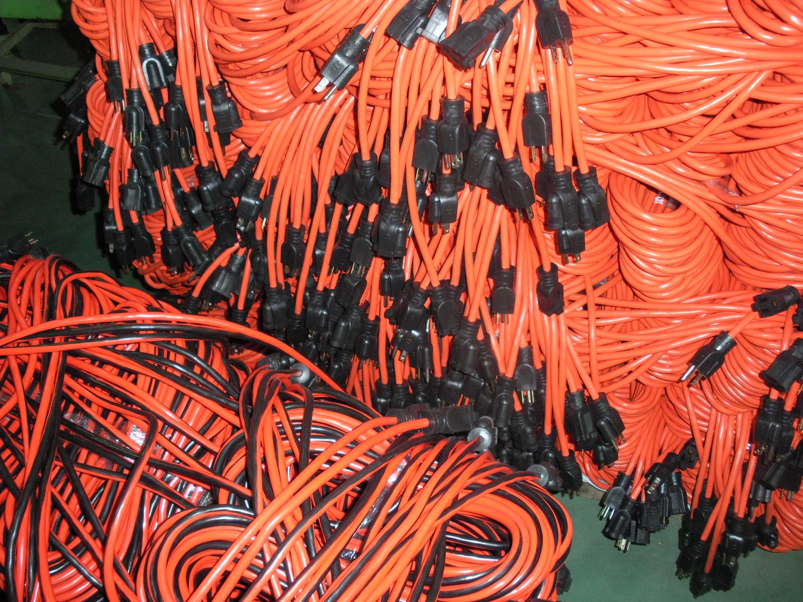 Heavy-Duty-Outdoor-Extension-Cable.jpg