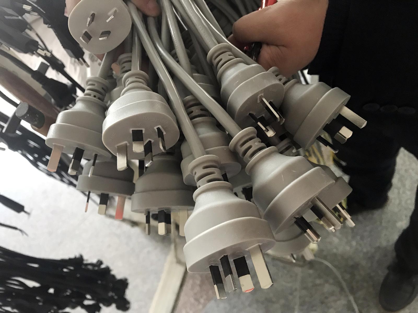 Manufacturer-Base-Australia-New-Zealand-3-Poles-4-Wires-Power-Cord.jpg