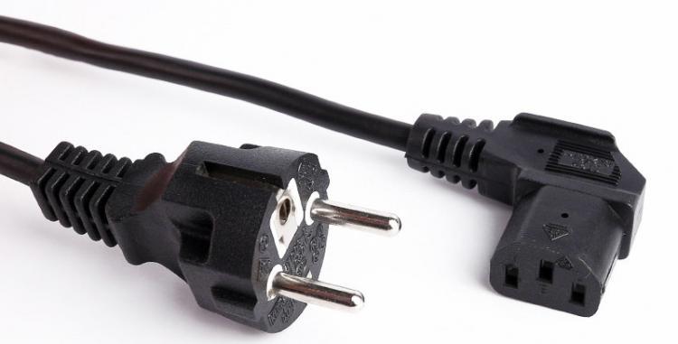 Schuko-Straight-Plug-IEC-C13-Right-Angle-Computer-Power-Cable-750x381.jpg