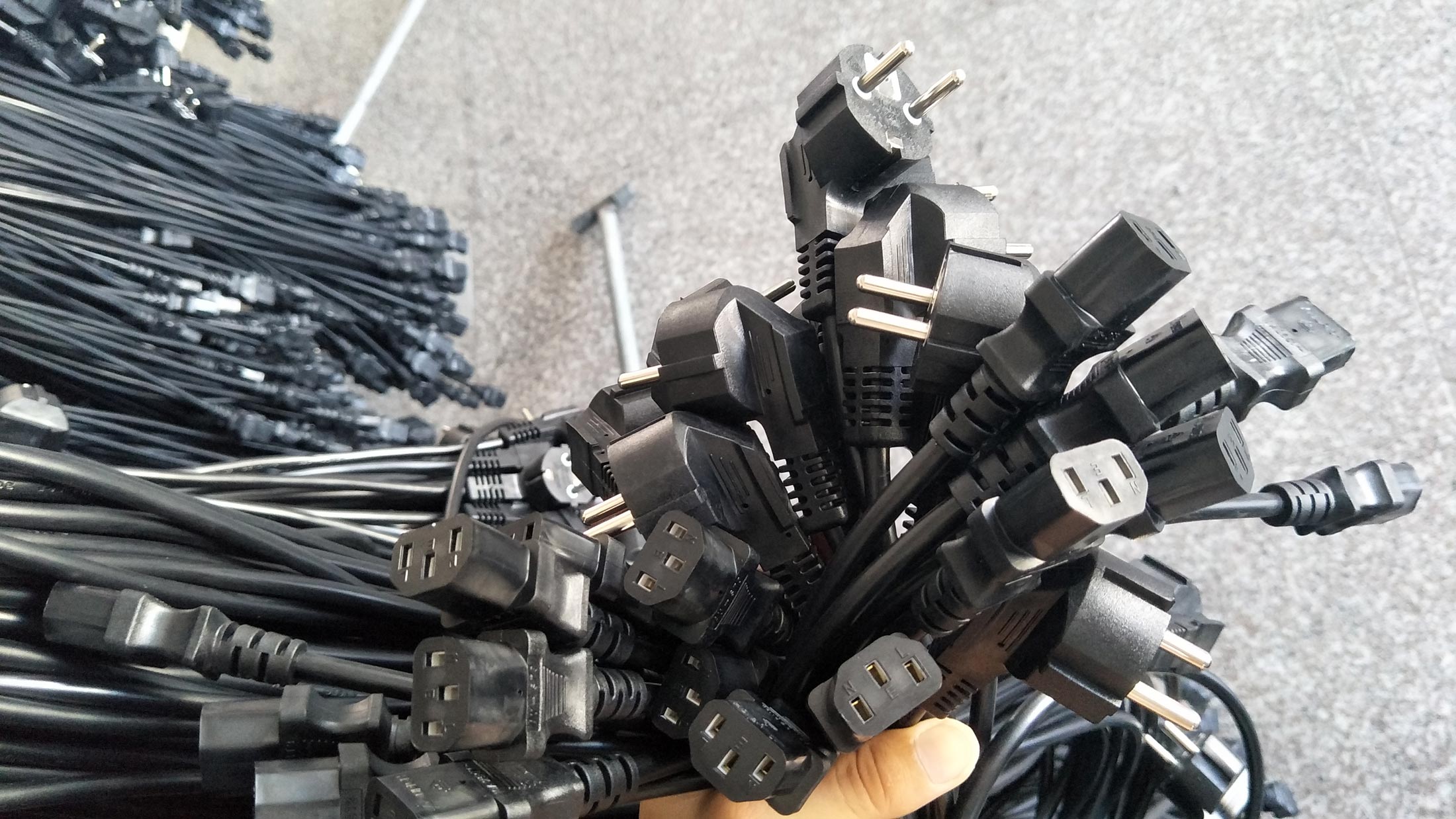 Manufacturer-Base-Germany-Schuko-Power-Cord-IEC-320-C13-Computer-Power-Cable.jpg