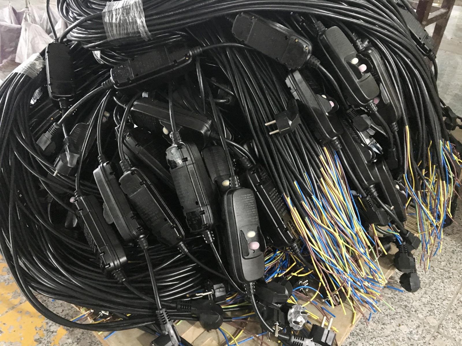 EU-Type-German-Schuko-Plug-Inline-GFCi-Custom-Length-AC-Power-Cable.jpg