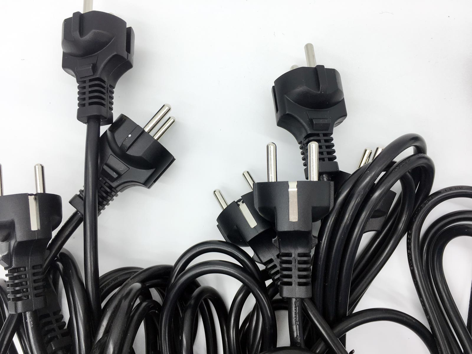 16-Amp-3-Wire-CEE77-Schuko-Straight-Plug-Power-Cord.jpg