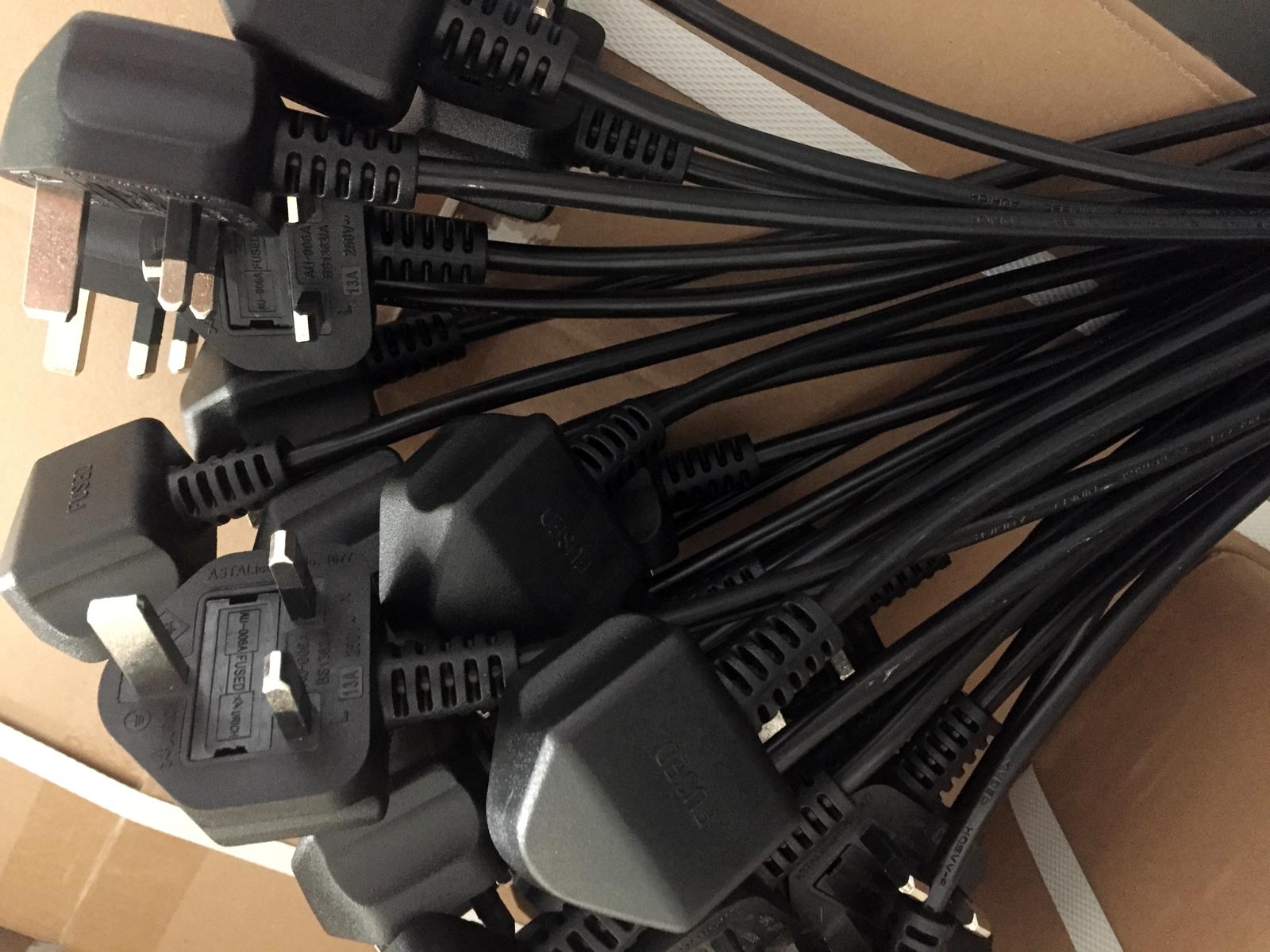 UK-Molded-plug-power-cord.jpg