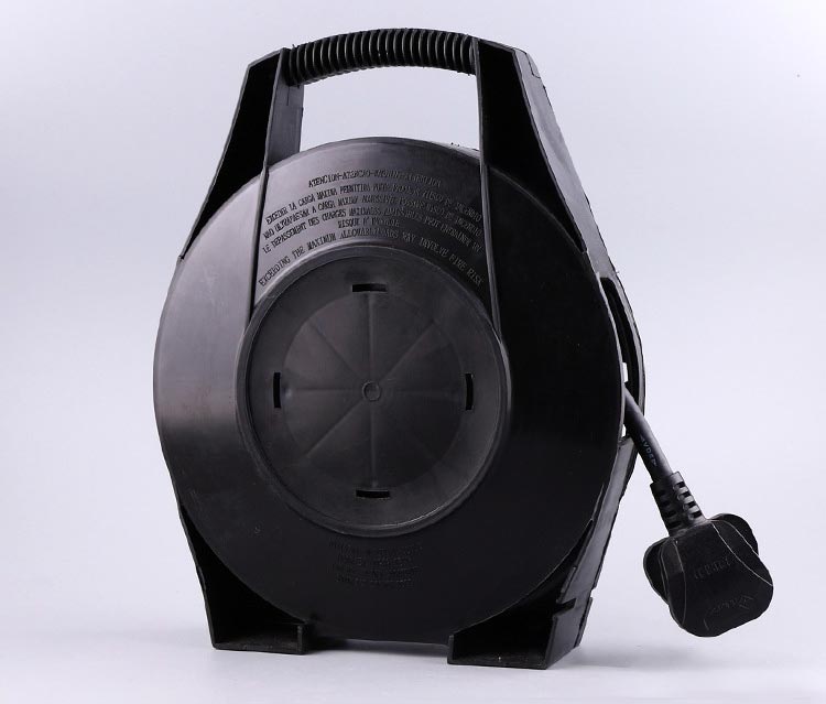 UK-Plastic-extension-cord-reel.jpg