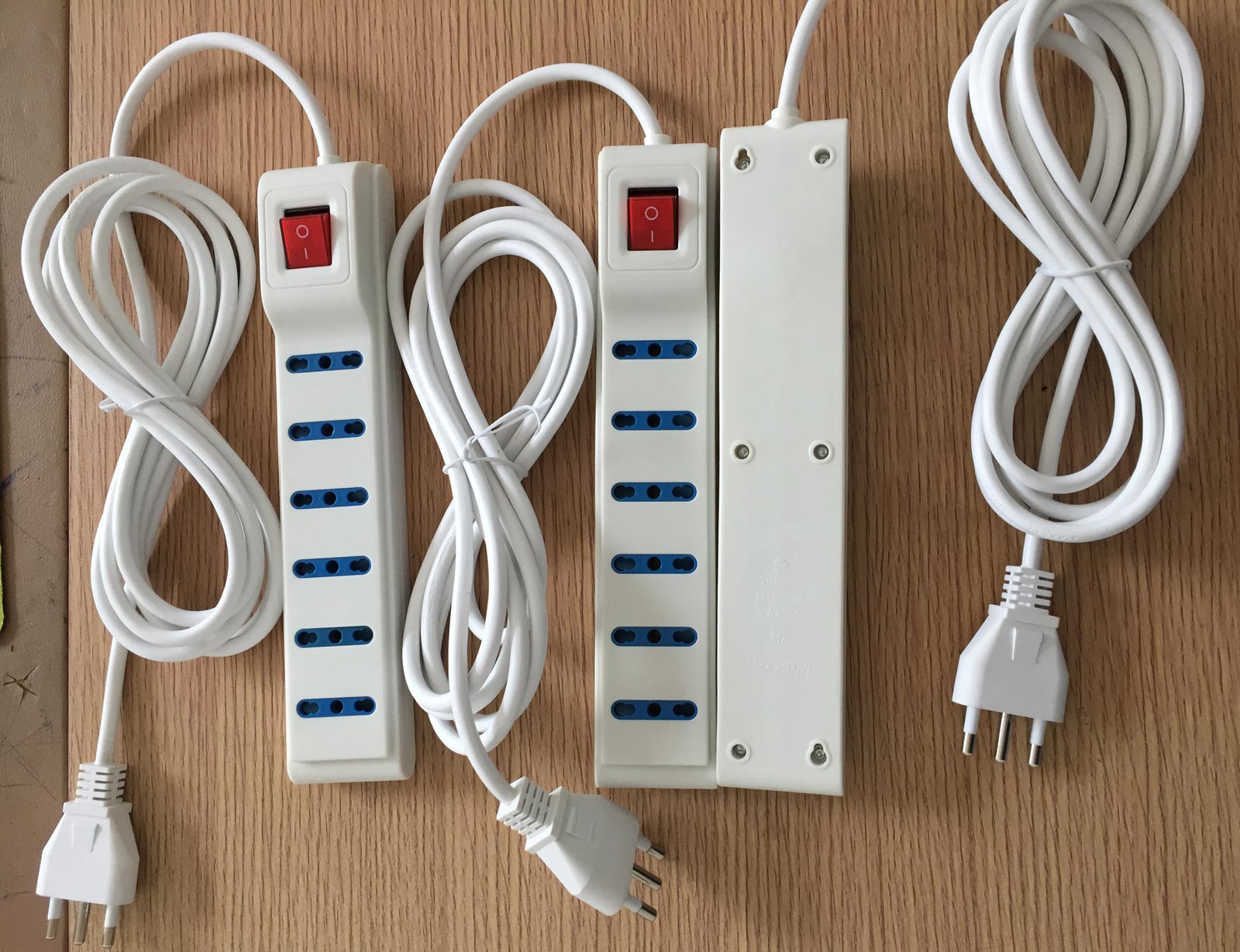 Italian-6-outlet-power-strip.jpg